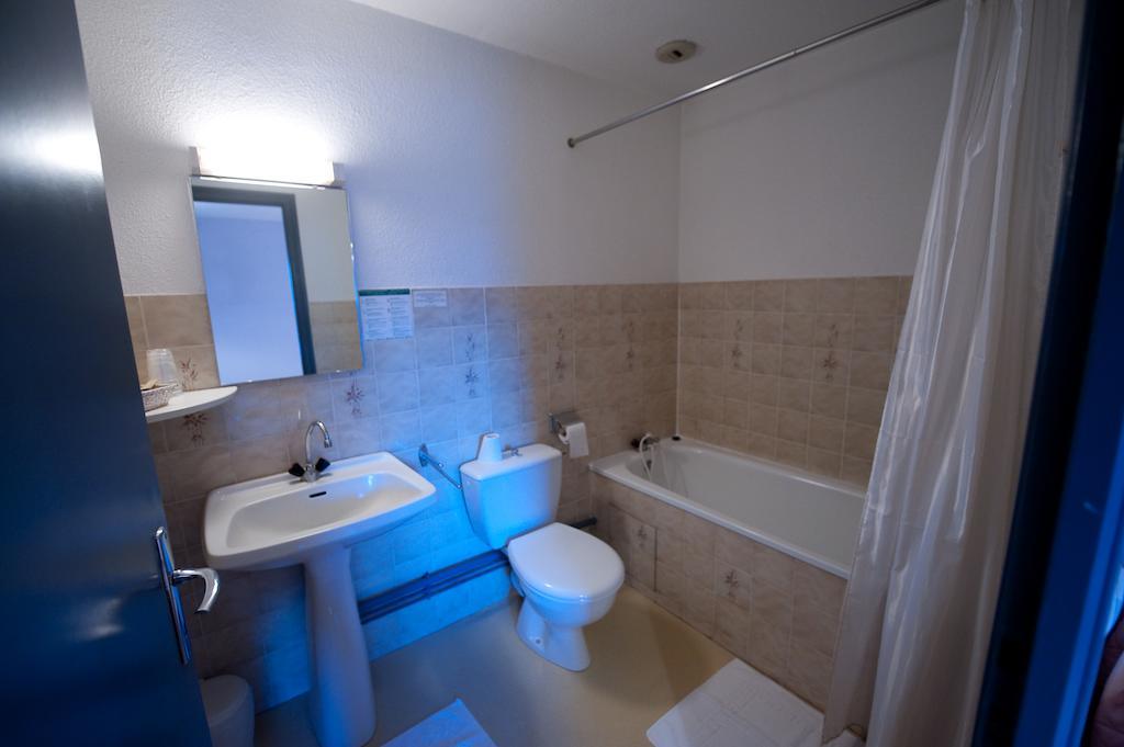 Aux Globe-Trotters Hotel มูราต์ ห้อง รูปภาพ